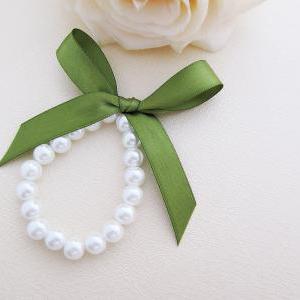 Sweet White Glass Pearls with Ribbo..